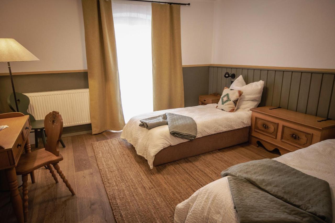 Kastanienhof Pfettrach Hotell Altdorf  Exteriör bild
