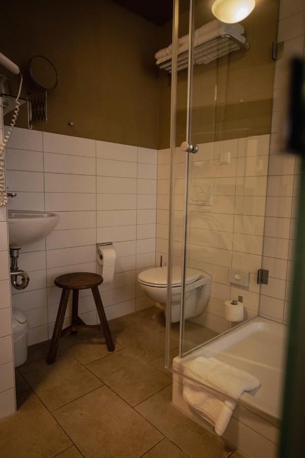 Kastanienhof Pfettrach Hotell Altdorf  Exteriör bild