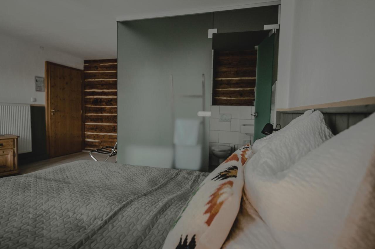 Kastanienhof Pfettrach Hotell Altdorf  Exteriör bild